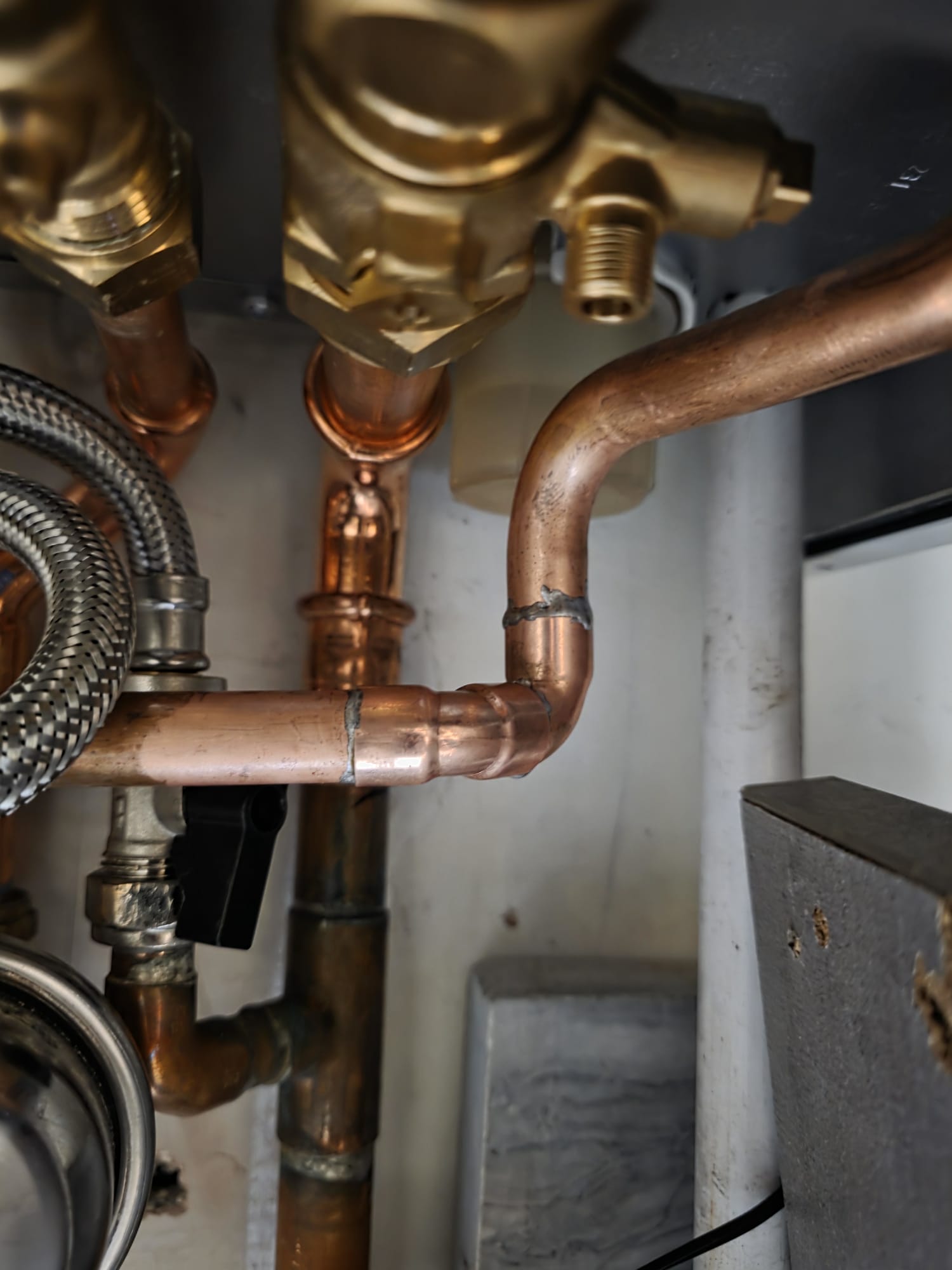 Leak detection on boiler pipework