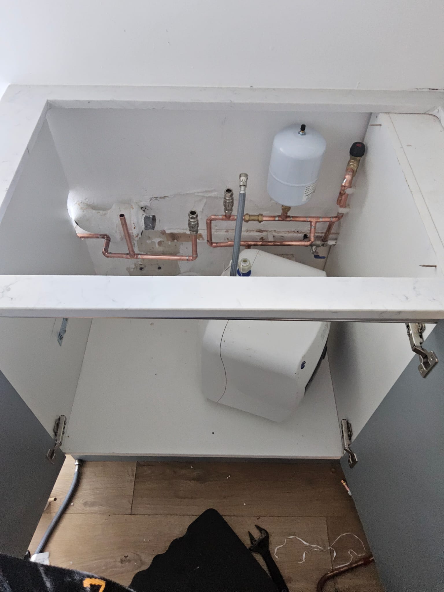 Unvented hot water cylinder installation